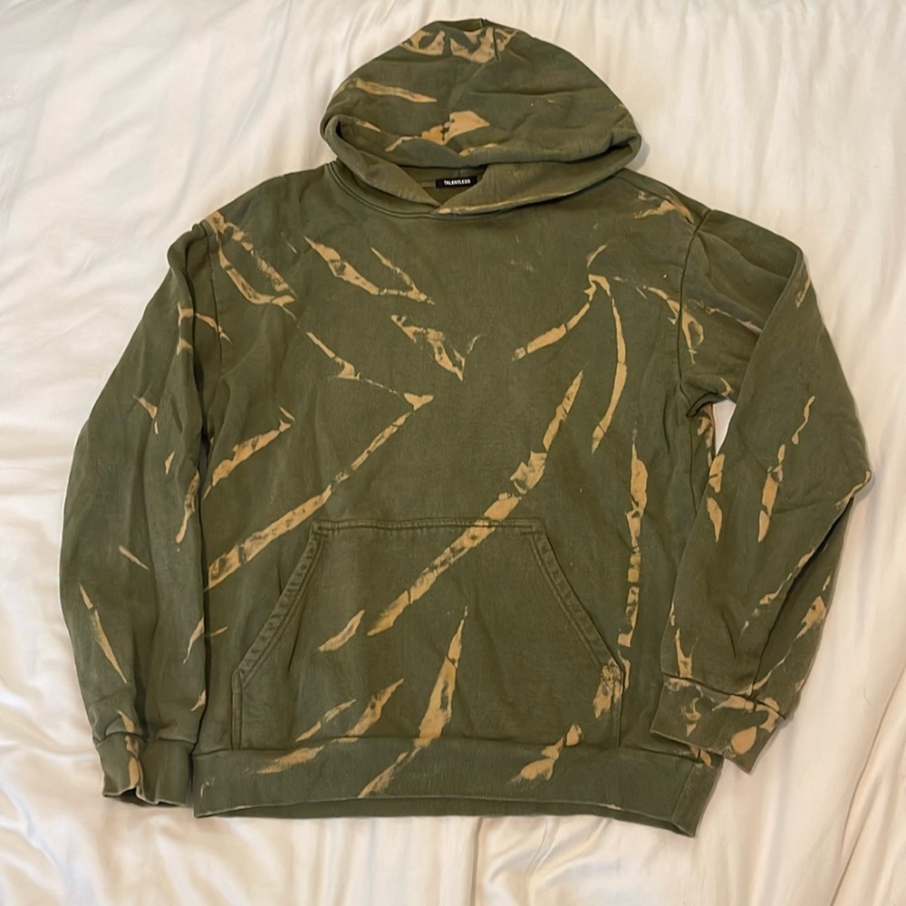 TALENTLESS spiral wash hoodie